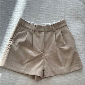 Aritzia Babaton Re essential fabric shorts color heather beige oatmeal